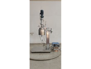 5L不銹鋼電加熱手動升降翻轉實驗釜已完工發(fā)往大連